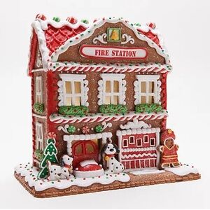 10” Illuminated Townsquare Gingerbread Fire Station